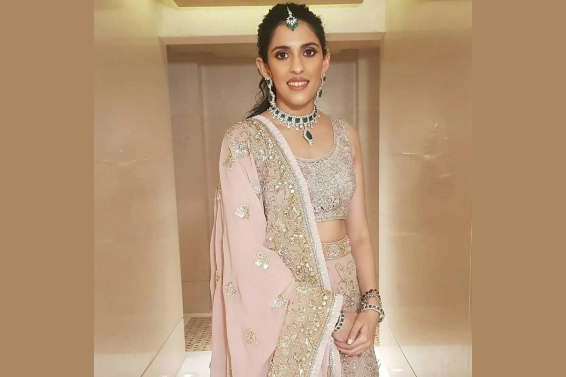 Shloka Ambani's picture wearing pieces of jewelry