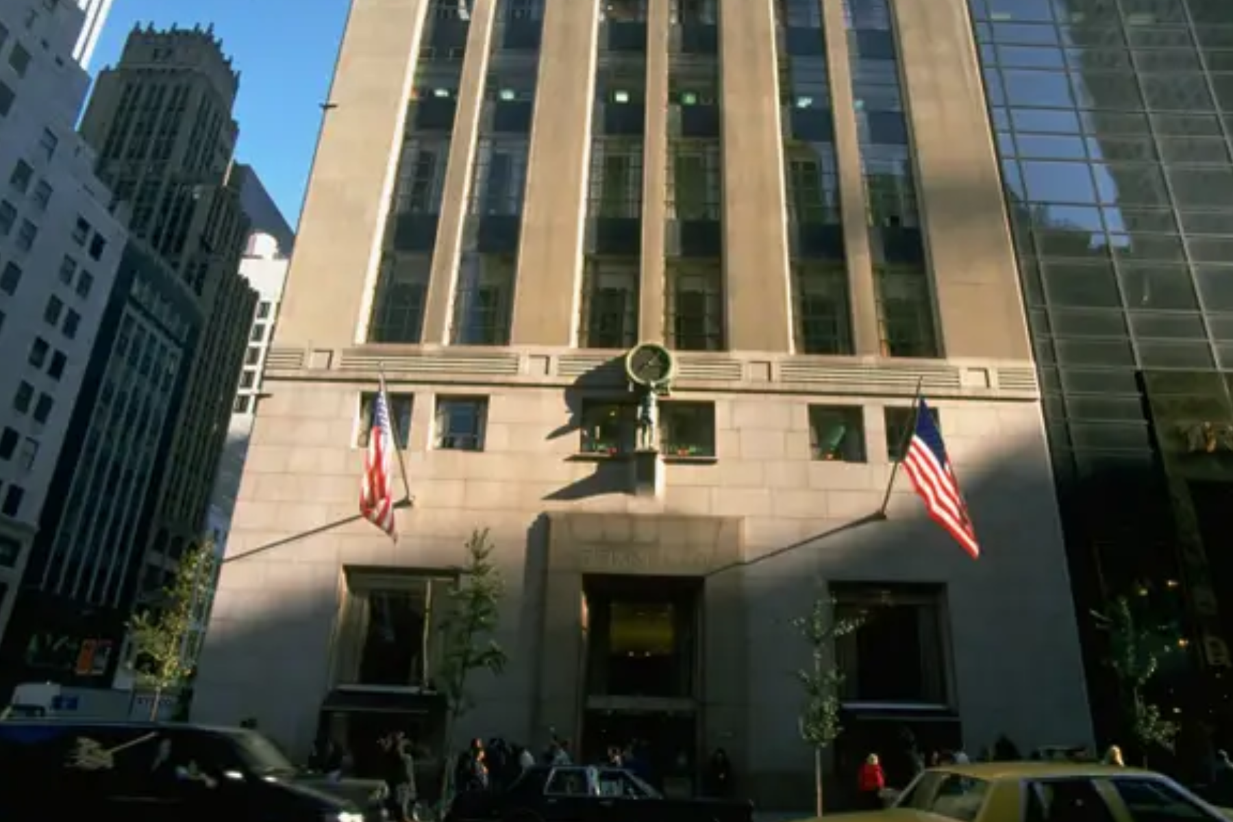 The Tiffany flagship store on Fifth Avenue pictured in 1995