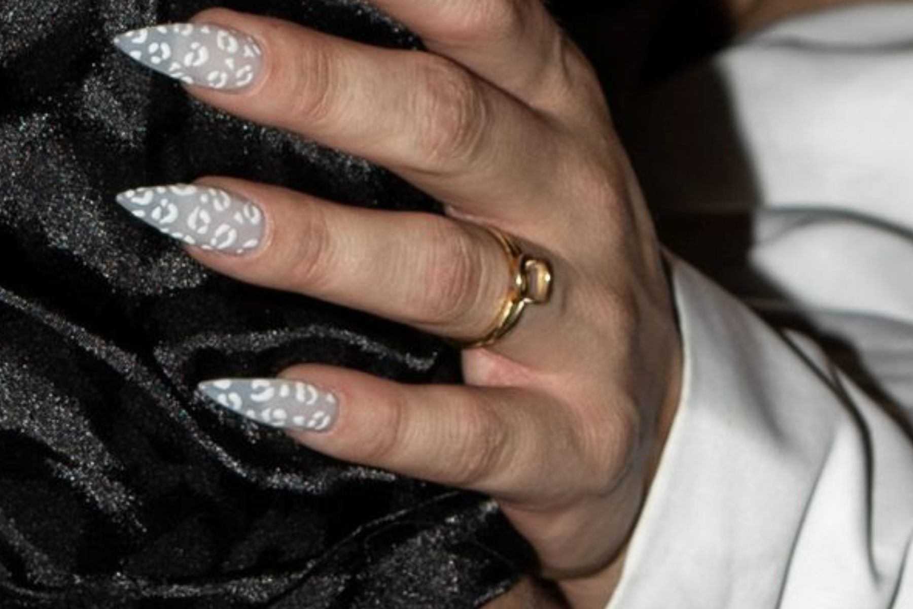 The diamond fell out of her ring