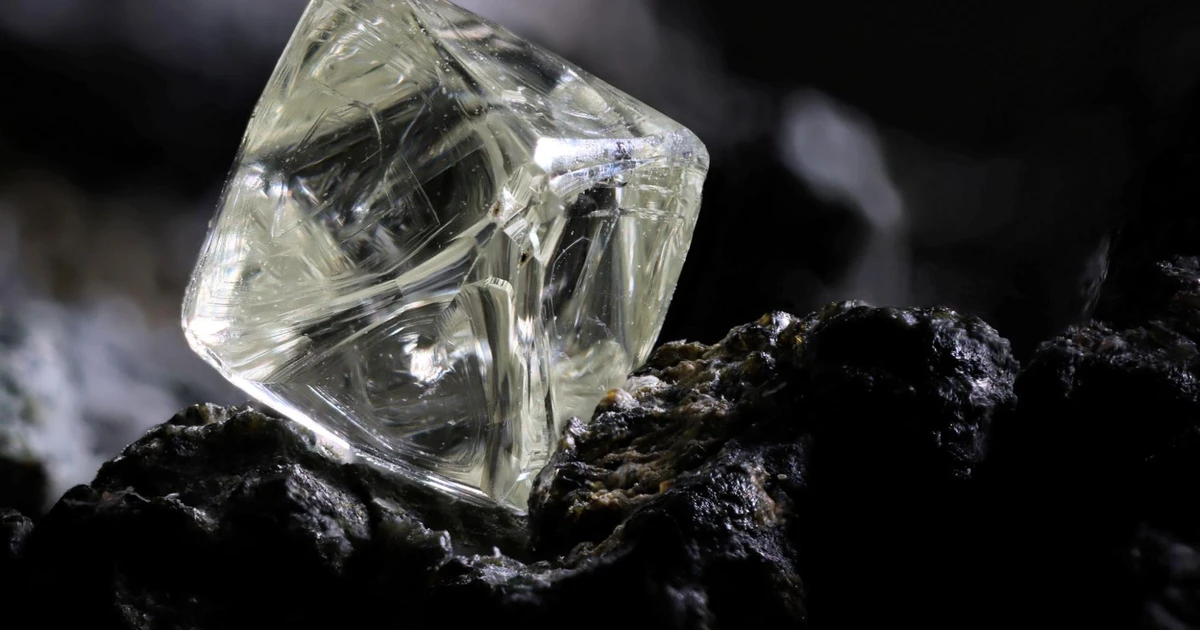 Lab-Grown Experts Robbins Brothers Talking More About Natural Diamonds