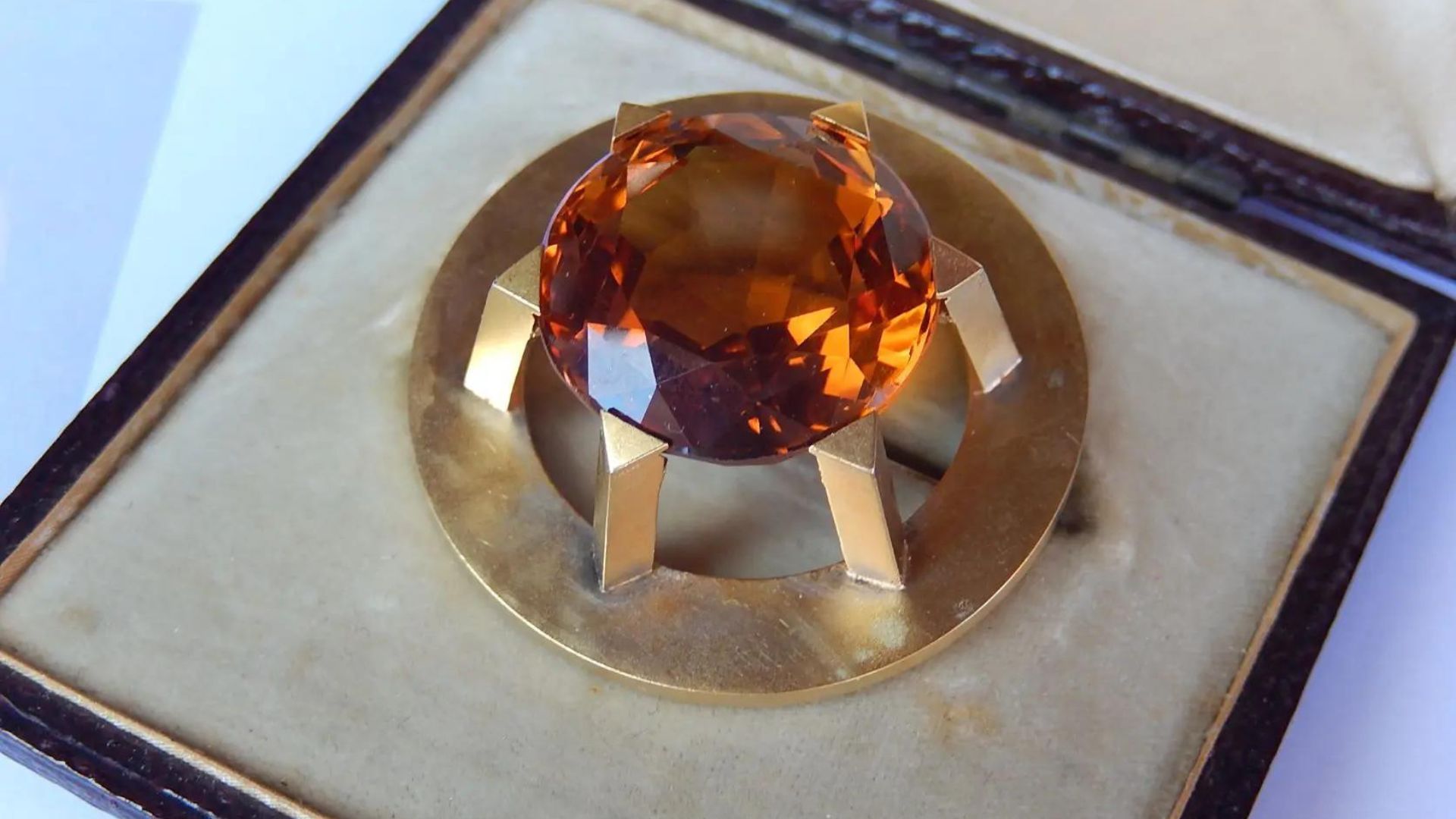 Citrine Art Deco Brooch in 14ct Gold