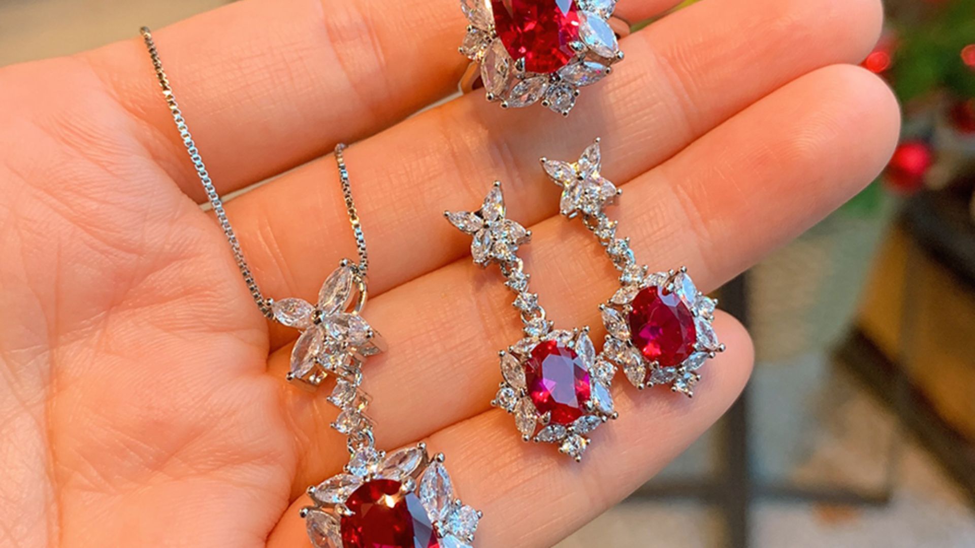 Ruby Vintage Jewelry - Embrace Vintage Glamour