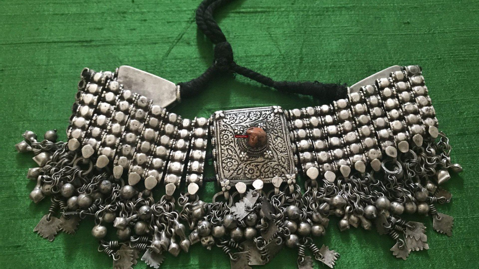 Old Coral & Silver Neck Collar Jewelry