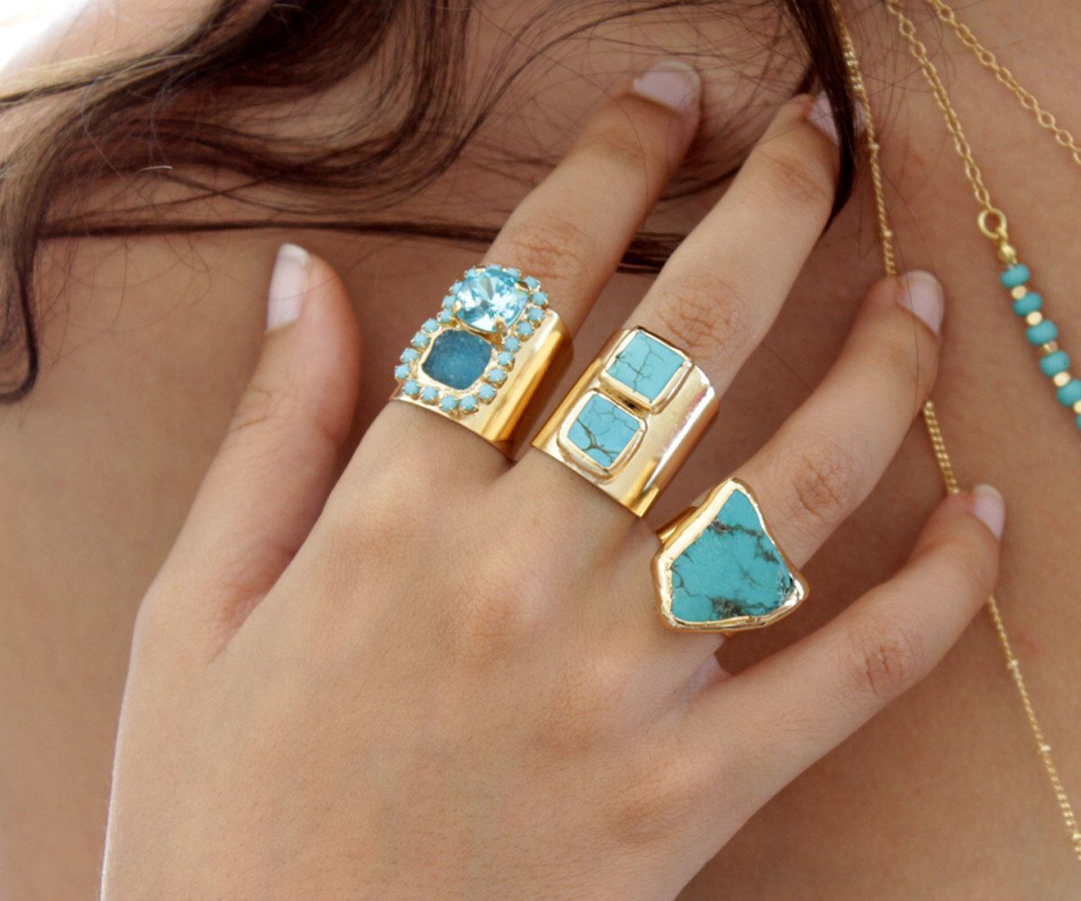 The Splendor Of Gold Jewelry With Gemstones