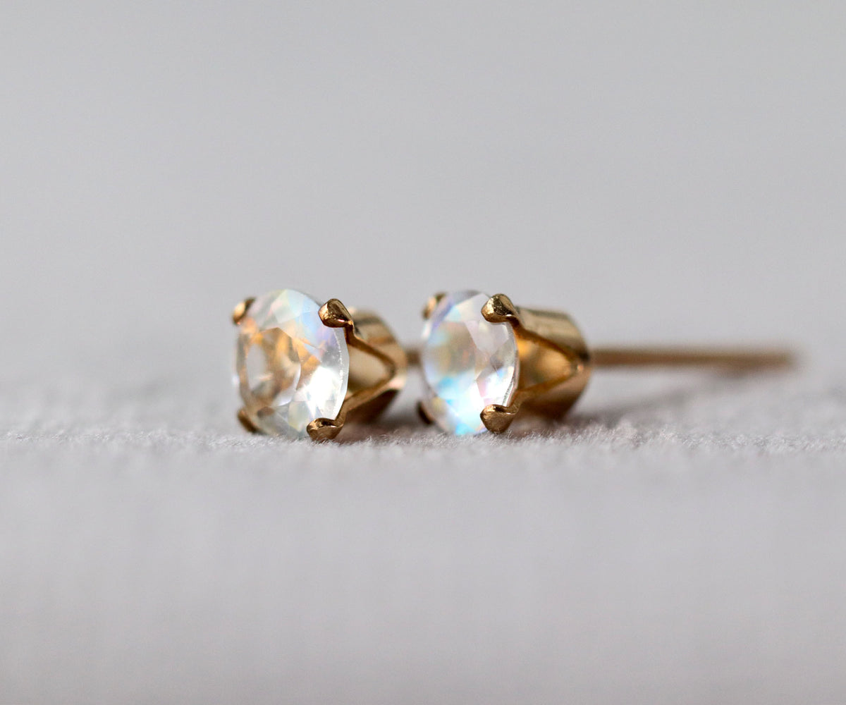 What Is Unlucky Stone For Aries?