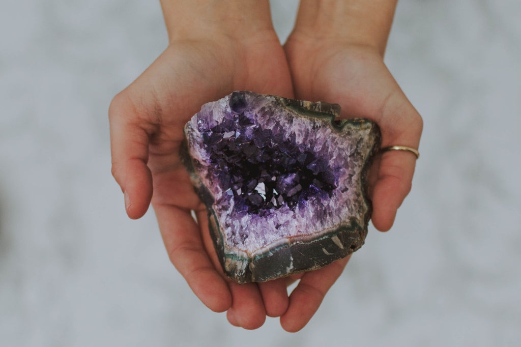 What Is The Use Of Gemstones In Cosmetic Dentistry And Oral Care?