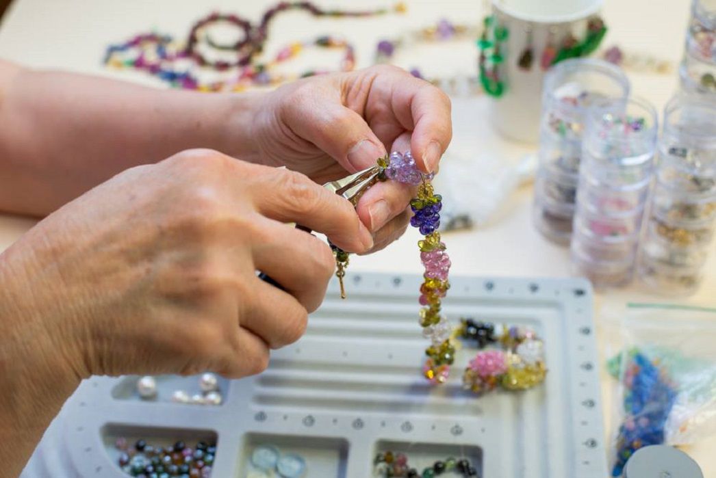 How To Make Jewelry From Scratch? [Affordable DIY Projects]