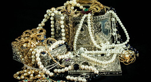 A Fascinating History Of Jewellery And Its Link To Women In Australia