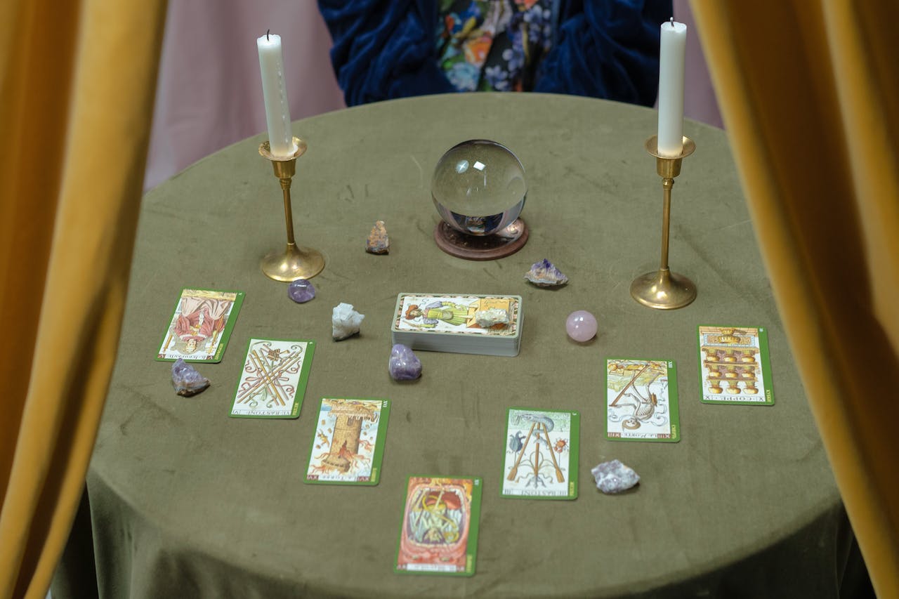 Top 25 Crystals For Tarot Readers To Enhance Your Practice